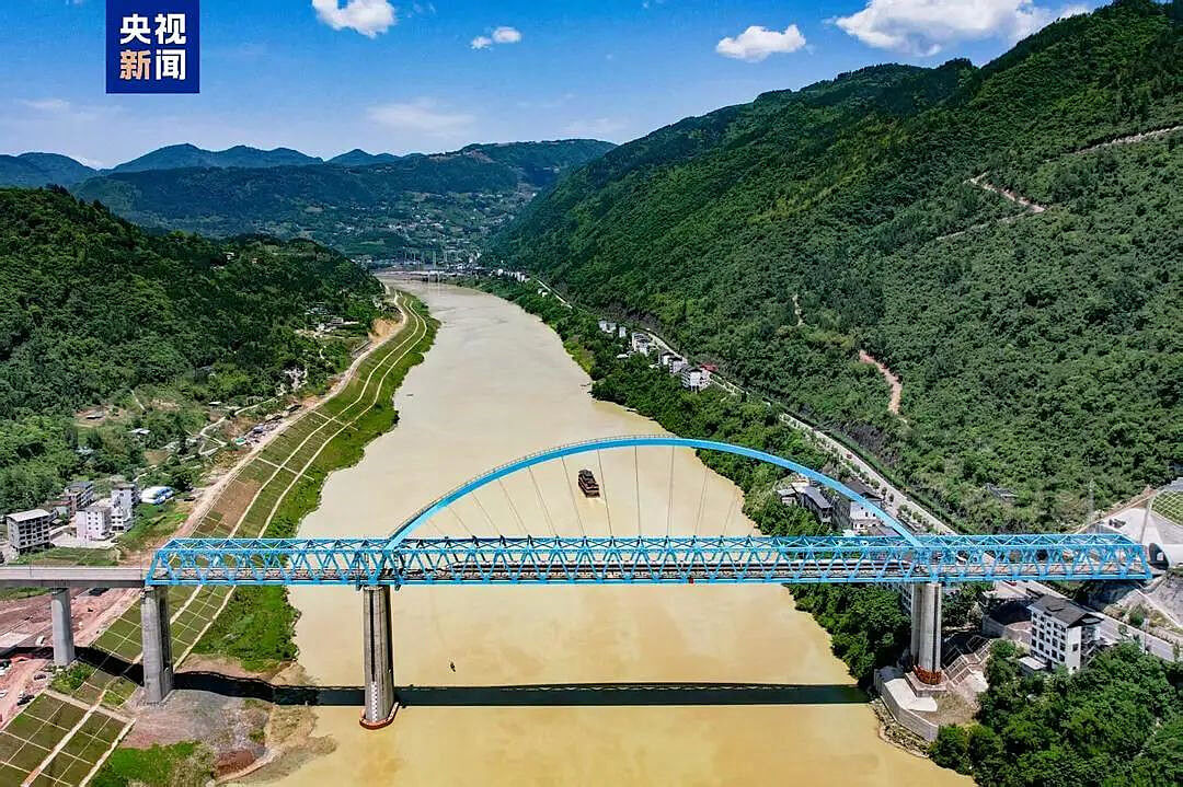 上半年全国铁路完成固定资产投资3559亿元，山东这些项目有新动态